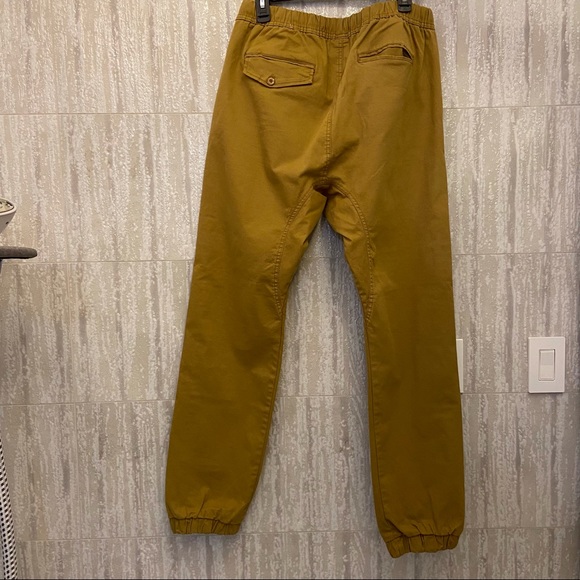 NWOT WT 02 khaki joggers pants casual - men’s XL - 32-40 waist / 30 length - Picture 2 of 9